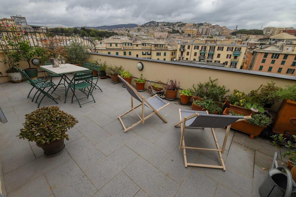 Altido Apt For 3 With Rooftop Balcony And Lovely Cityview Genova Exterior foto